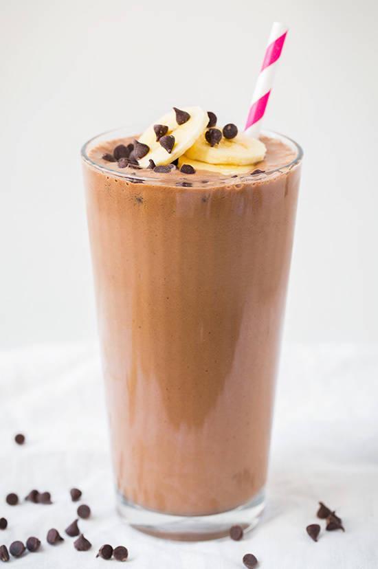 รูปภาพ:http://www.cookingclassy.com/wp-content/uploads/2015/02/chocolate-peanut-butter-banana-breakfast-shake4-srgb..jpg