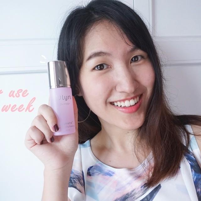 ภาพประกอบบทความ ไม่ใช่แค่กระจ่างใส แต่ผิวแข็งแรงสุขภาพดีด้วย Vlyn Brighlette Revitalizing Essence 