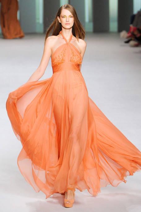รูปภาพ:http://femarea.com/wp-content/uploads/2015/07/Orange-Wedding-Dress-12.jpg