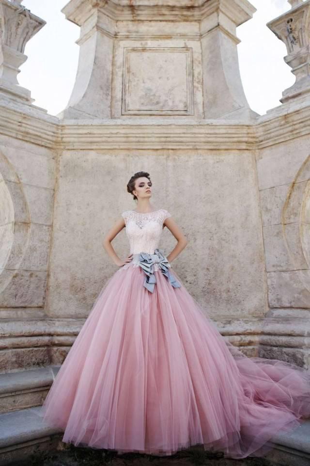 รูปภาพ:http://femarea.com/wp-content/uploads/2015/06/pink-wedding-dress-16-683x1024.jpg