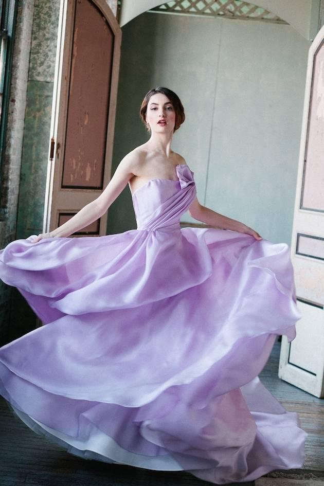 รูปภาพ:http://femarea.com/wp-content/uploads/2015/06/Purple-Wedding-Dress-24.jpg