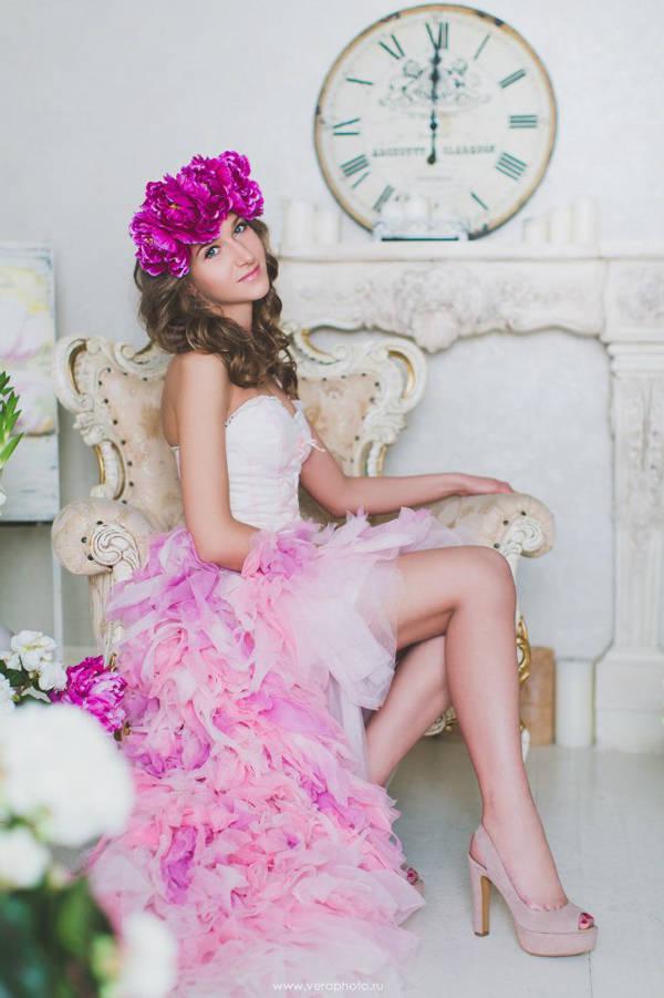 รูปภาพ:http://femarea.com/wp-content/uploads/2015/06/pink-wedding-dress-9.jpg