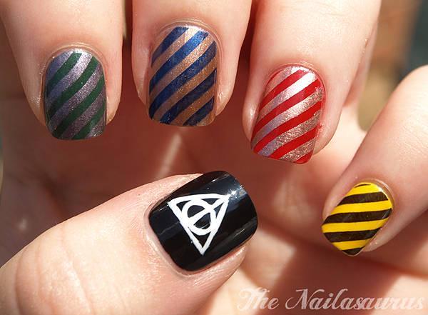 รูปภาพ:http://www.bitrebels.com/wp-content/uploads/2011/09/Harry-Potter-Nail-Art-6.jpg