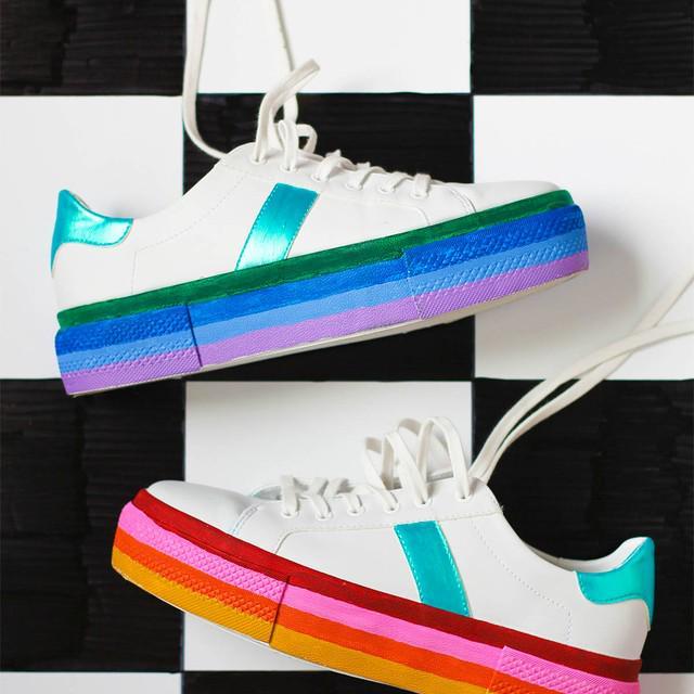 ตัวอย่าง ภาพหน้าปก:DIY Rainbow Platform Sneakers รองเท้าผ้าใบส้นตึกสีรุ้ง #กดไลก์กี่ครั้งก็ไม่พอ