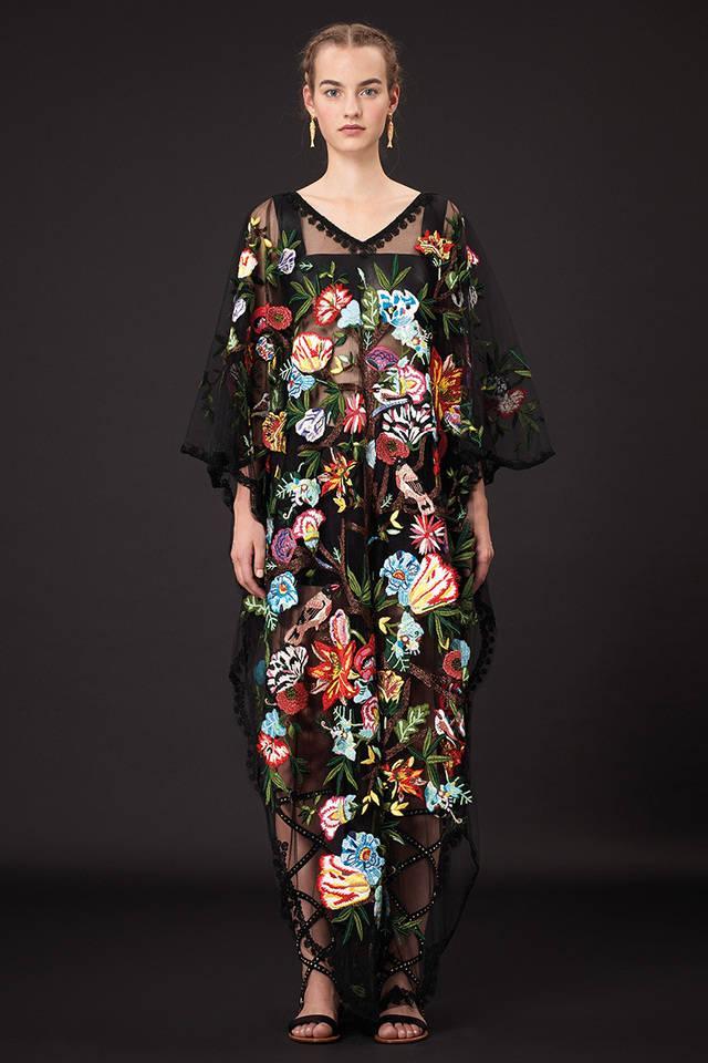 รูปภาพ:http://www.everythingsoulful.com/wp-content/uploads/2015/03/FridaKahlo_valentino-resort-2015-runway-30_093348422207.jpg