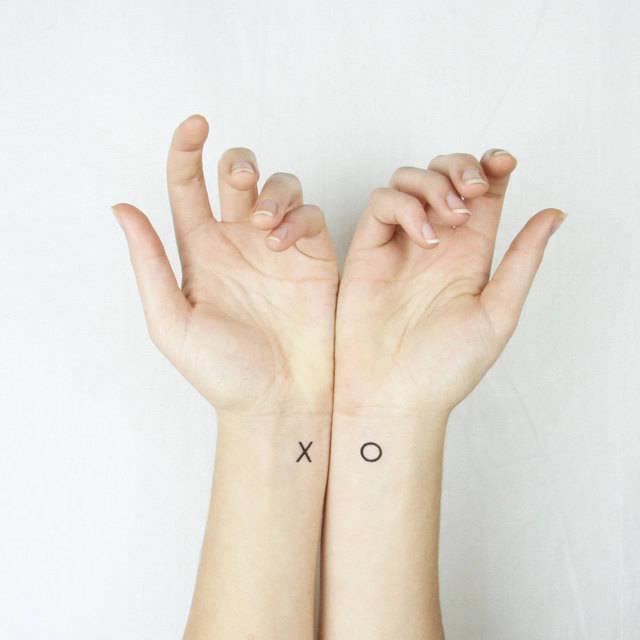 ภาพประกอบบทความ Tiny Tattoos | 15 แฟชั่น รอยสักจิ๋ว น่ารักๆ สไตล์ 'มินิมอล'