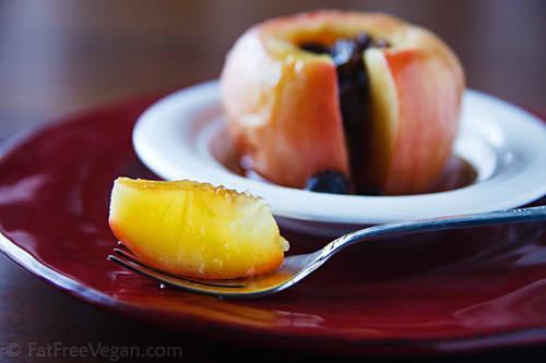 รูปภาพ:http://blog.fatfreevegan.com/images/baked-apple2.jpg