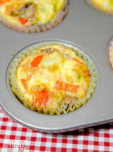 รูปภาพ:http://www.onegoodthingbyjillee.com/wp-content/uploads/2013/08/omelet-muffins-6.jpg