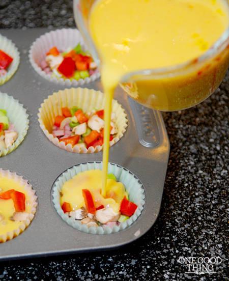 รูปภาพ:http://www.onegoodthingbyjillee.com/wp-content/uploads/2013/08/omelet-muffins-4.jpg