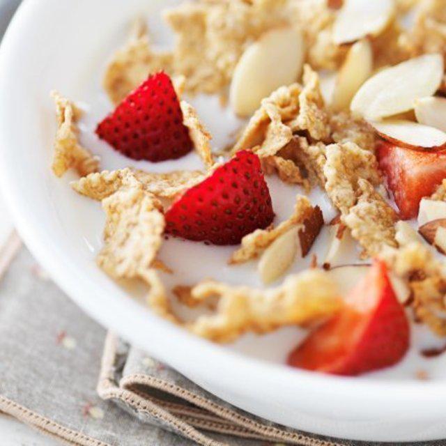 ตัวอย่าง ภาพหน้าปก:เคล็ดลับเติมความอร่อยได้สุขภาพดี ด้วยอาหารเช้า ซีเรียล (Cereal)