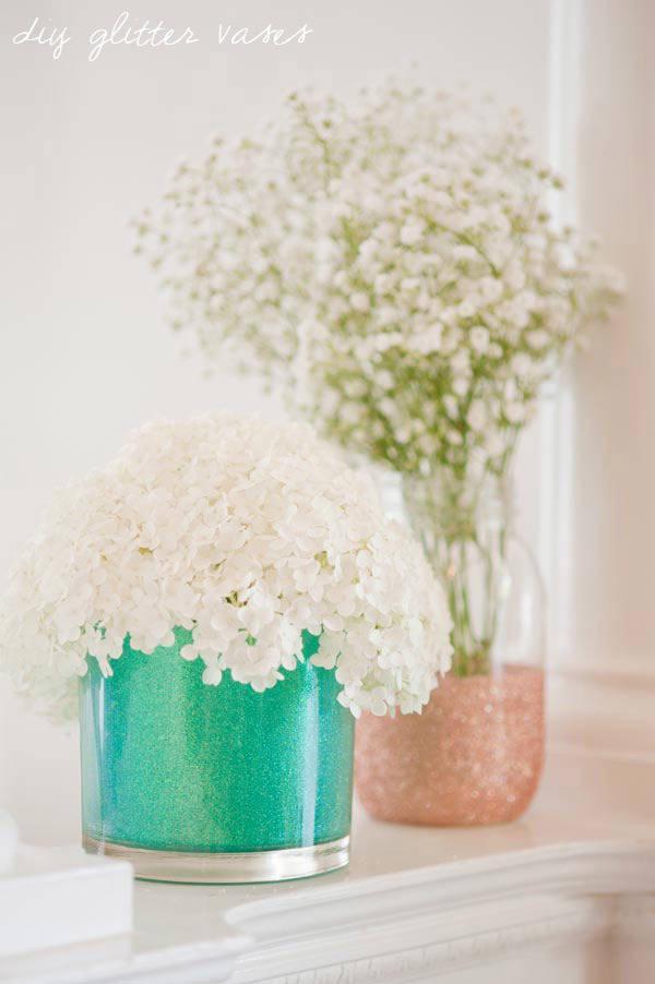 รูปภาพ:http://www.thesweetestoccasion.com/wp-content/uploads/2012/07/DIY-Glitter-Vases.jpg