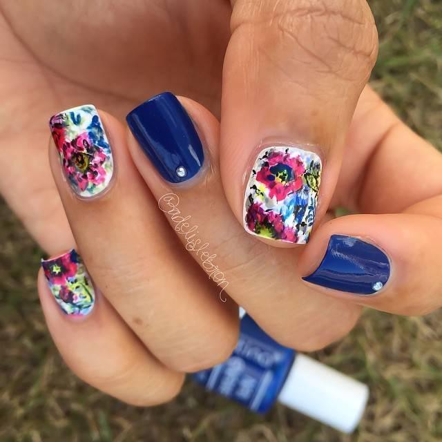 รูปภาพ:http://ukfashiondesign.com/wp-content/uploads/2015/05/nail-designs-by-adelislebron4.jpg