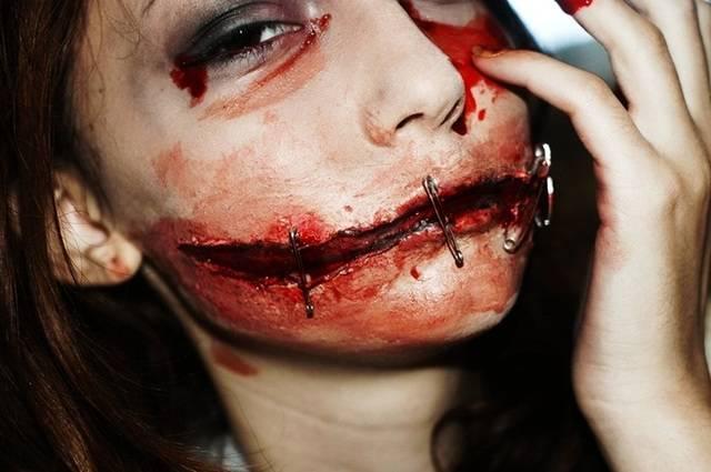 รูปภาพ:http://www.everydaykiss.com/wp-content/uploads/2013/05/18-zombie-makeup.jpg
