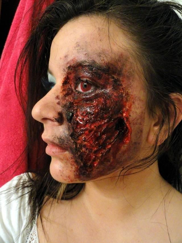 รูปภาพ:http://www.everydaykiss.com/wp-content/uploads/2013/05/9-zombie-makeup.jpg