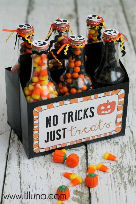 รูปภาพ:http://lilluna.com/wp-content/uploads/2012/09/Halloween-Pop-Box-Gift-No-Tricks-Just-Treats.jpg