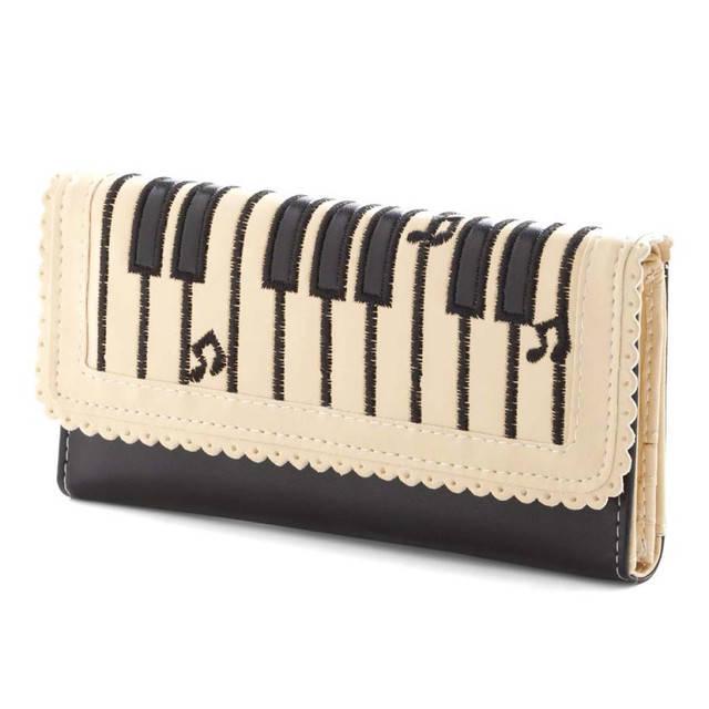 รูปภาพ:http://cdn.shopify.com/s/files/1/0224/1915/products/piano-keyboard-musical-notes-shaped-bi-fold-clutch-long-wallet-for-women-in-cream-and-black_1024x1024.jpg