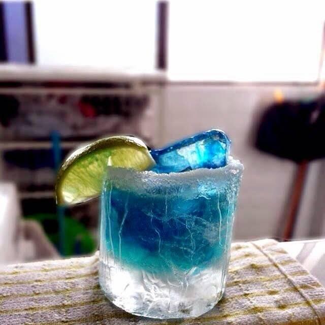 ตัวอย่าง ภาพหน้าปก:Breaking Bad Blue Magarita สูตรค็อกเทลน่าดื่มจากซีรีย์ดัง