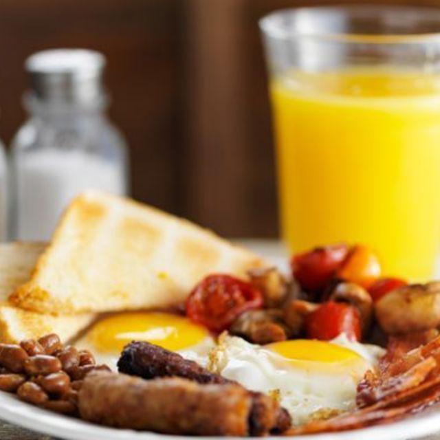 ภาพประกอบบทความ #รักสุขภาพต้องอ่าน ✿ 5  อาหารที่ไม่ควรรับประทานใน 'มื้อเช้า'  ✿