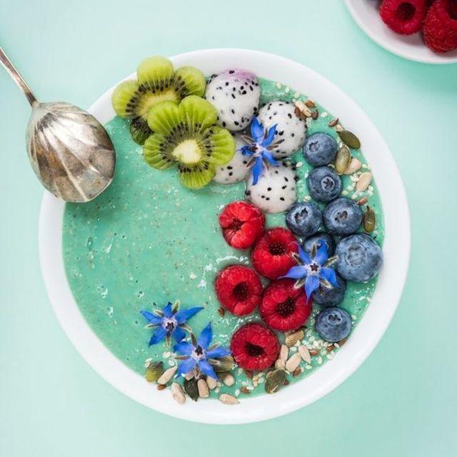 ภาพประกอบบทความ อู้หูว 23 Smoothies Bowl สมูธตี้ผลไม้แสนสวยมาในถ้วยสุดเฮลตี้ เริ่ดแบบนี้ต้องกดไลก์!!