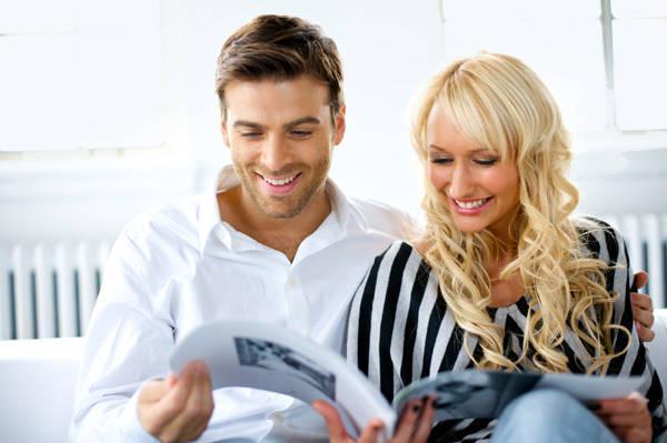 รูปภาพ:http://www.casopis-one.cz/uploads/casopis-one.cz/casopis/couple-reading-magazine-together.jpg