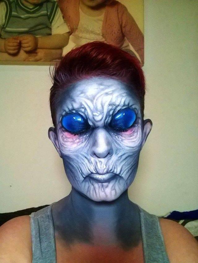 รูปภาพ:http://static.boredpanda.com/blog/wp-content/uploads/2015/10/Creepy-Halloween-Makeup-By-Nikki-Shelley18__700.jpg