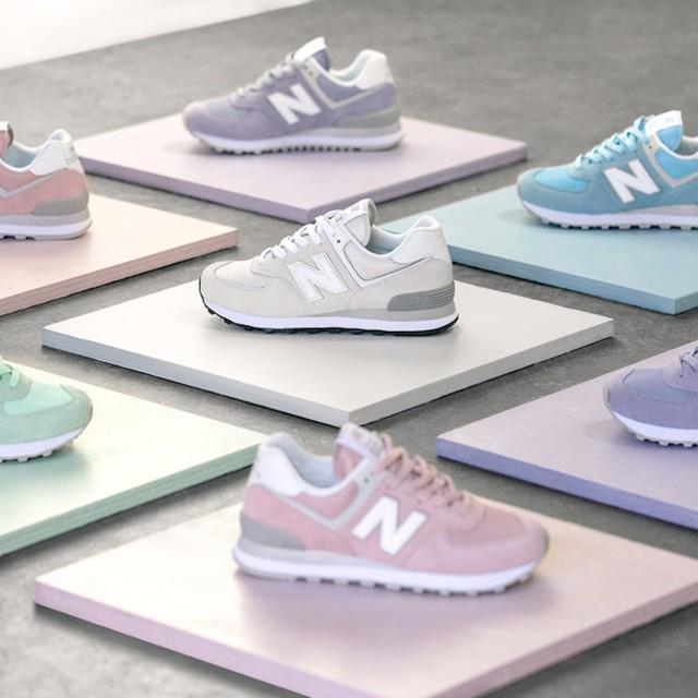 ตัวอย่าง ภาพหน้าปก:เอาใจสาวน้อยหัวใจพาสเทลแบบสุดๆ คอลเลคชั่นผ้าใบ New Balance 574 PASTEL PACK