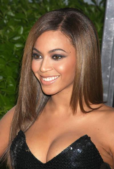 รูปภาพ:http://www3.pictures.fp.stylebistro.com/Beyonce+Knowles+Arriving+Premiere+New+Movie+2c1braNiKVhl.jpg
