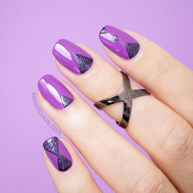 ภาพประกอบบทความ 4 ไอเดียเพ้นท์เล็บโทนสี 'Purple Nail' ให้สวยหรูหรา มีสไตล์แบบเริ่ดๆ