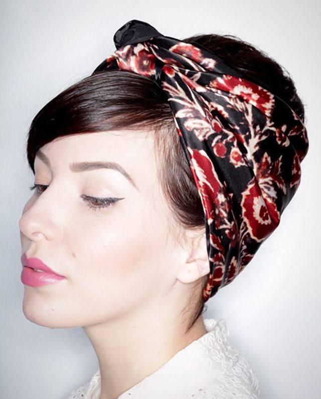 รูปภาพ:http://glamradar.com/wp-content/uploads/2015/08/silk-headscarf.jpg