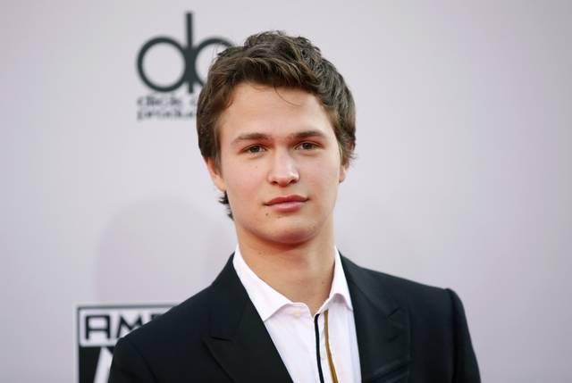 รูปภาพ:http://d.ibtimes.co.uk/en/full/1415390/ansel-elgort-gay.jpg