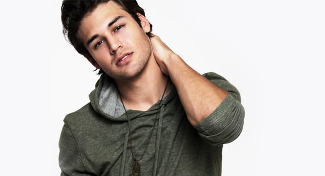 รูปภาพ:http://www.ryanaguzman.com/biopc.jpg