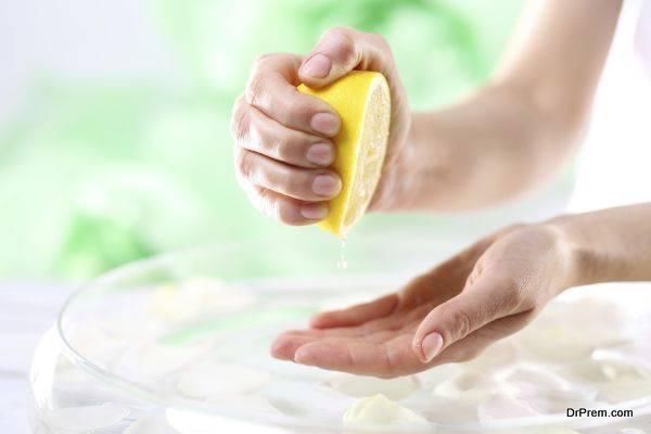 รูปภาพ:http://diyhealth.com/wp-content/uploads/2015/08/Lemon-juice-is-an-effective-remedy.jpg