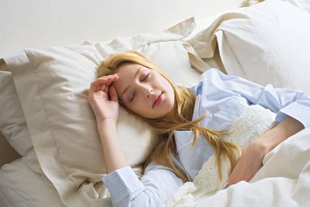 รูปภาพ:http://media.rd.com/rd/images/rdc/sleep-to-be-sexy-smart-and-slim/7-steps-to-center-yourself-and-acheive-good-sleep-af.jpg