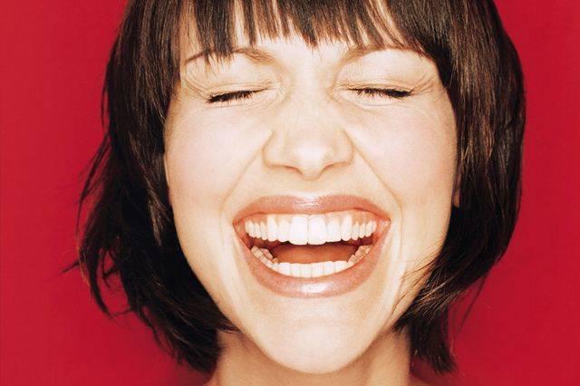 รูปภาพ:http://profitwithcarolyn.com/wp-content/uploads/2014/12/Laughing-Woman-2909504.jpg
