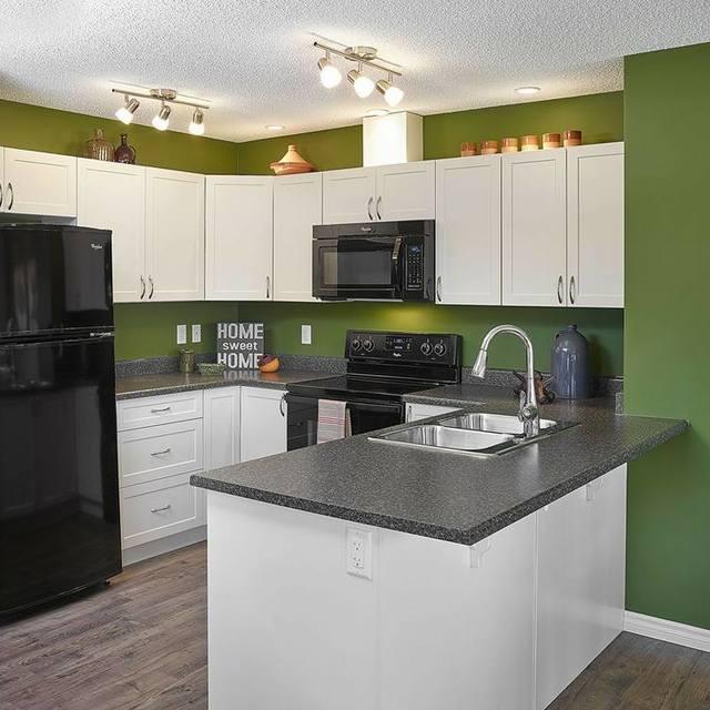 ตัวอย่าง ภาพหน้าปก:พบกับ! 25 ไอเดียห้องครัวโทนสีเขียว "Kitchen with Green Tone" 