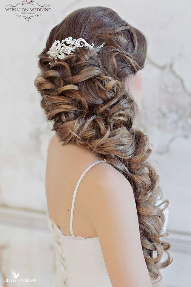 รูปภาพ:http://floryfashiontrends.com/wp-content/uploads/2015/10/18-Stunning-Half-Up-Half-Down-Wedding-Hairstyles.jpg