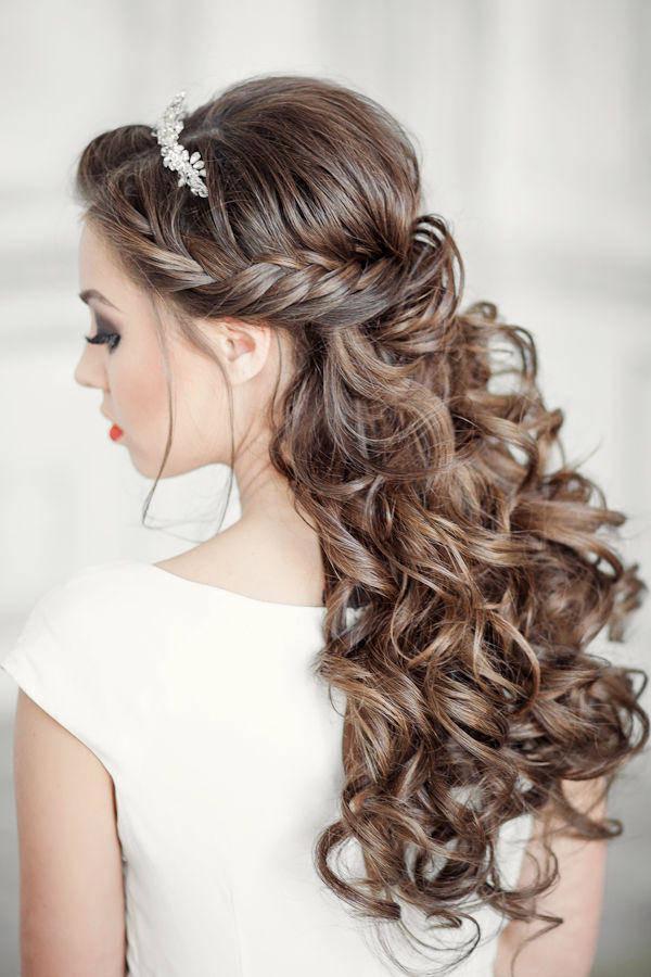รูปภาพ:http://images.newsflow24.com/389/389003/15-cool-suggestions-of-modern-wedding-hairstyles_11.jpg