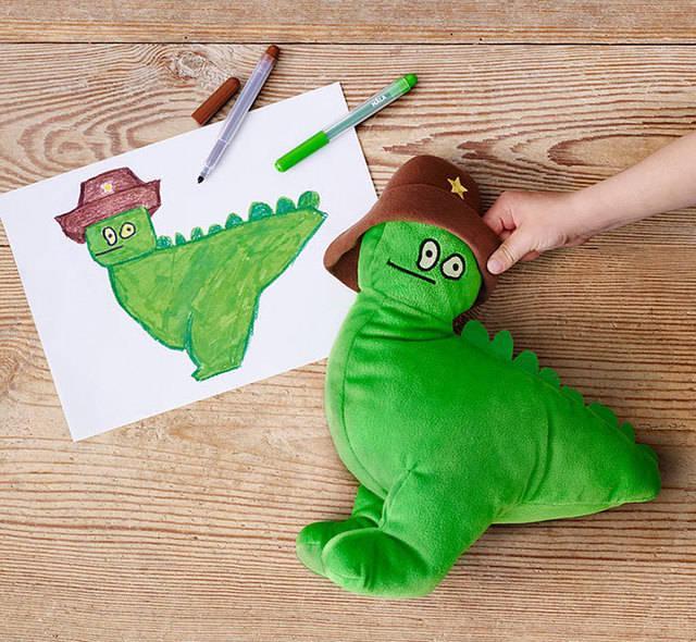 รูปภาพ:http://static.boredpanda.com/blog/wp-content/uploads/2015/10/kids-drawings-turned-into-plushies-soft-toys-education-ikea-55.jpg