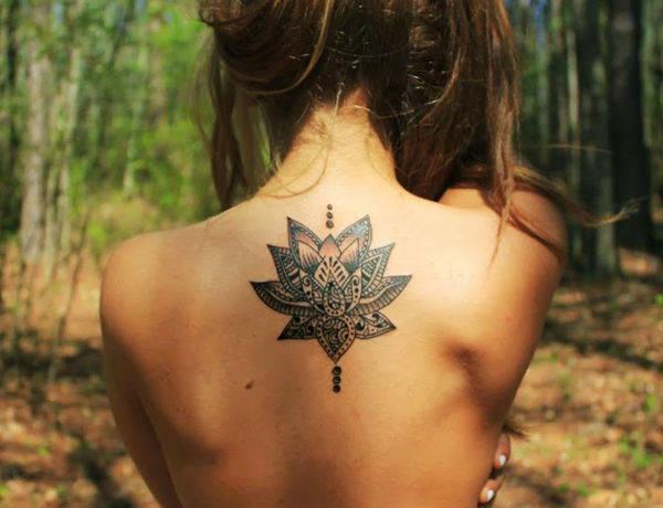 รูปภาพ:http://cdn.sortra.com/wp-content/uploads/2014/09/back-tattoos-for-women10.jpg