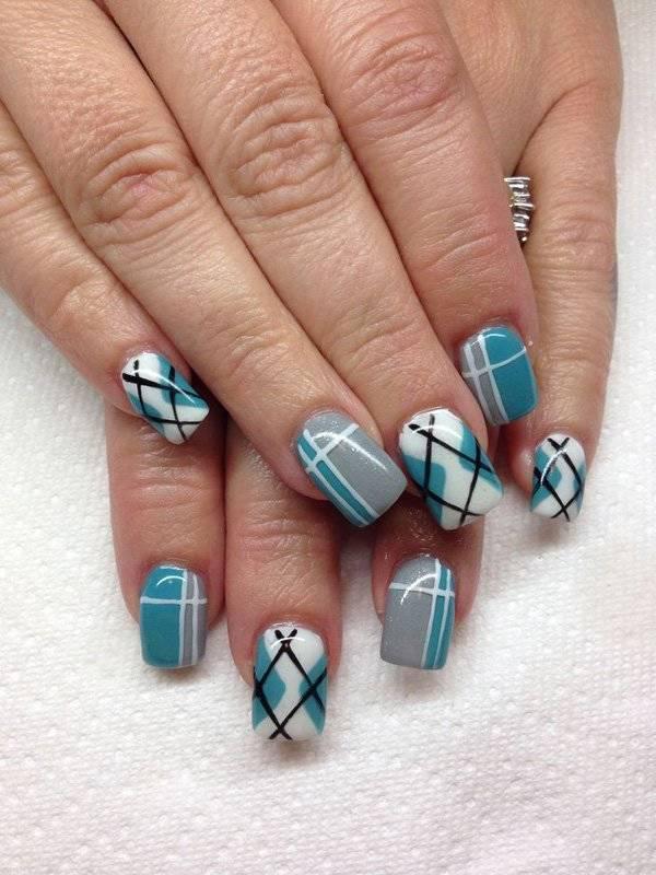 รูปภาพ:http://www.prettydesigns.com/wp-content/uploads/2015/10/Green-Blue-Plaid-Nail-Design.jpg