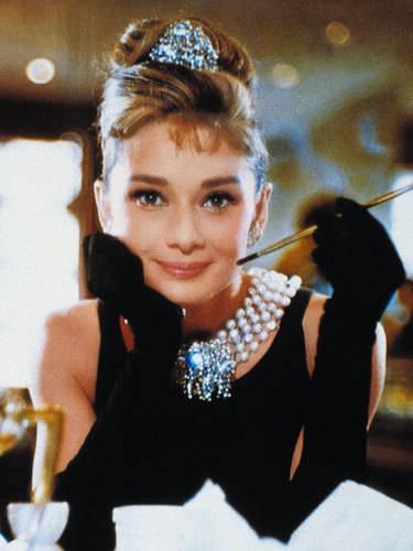 รูปภาพ:http://alexandrabrunetti.com/wp-content/uploads/sev-best-bangs-audrey-hepburn-lgn.jpg