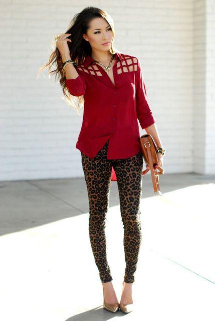 รูปภาพ:http://glamradar.com/wp-content/uploads/2014/11/red-top-leopard-print-leggings.jpg