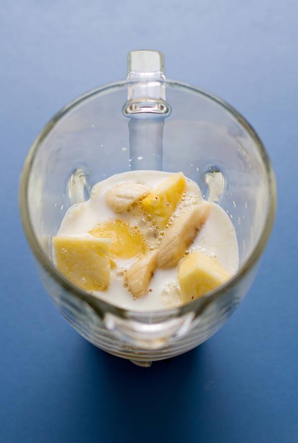 รูปภาพ:http://ohmyveggies.com/wp-content/uploads/2014/01/pineapple_coconut_vitamin_c_smoothie_measuring_cup.jpg