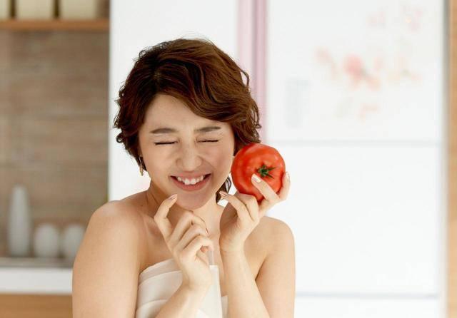 รูปภาพ:http://haineng.co/images/yoon-eun-hye/yoon-eun-hye-cute-smile-wallpaper-8d88ca653fdfff6e0b7b534b55c11fdb-big-78672.jpg