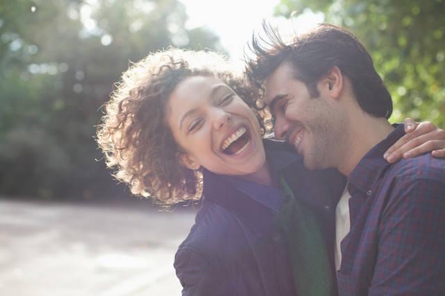 รูปภาพ:http://tipsofdivorce.com/wp-content/uploads/2014/09/COUPLE-LAUGHING.jpg