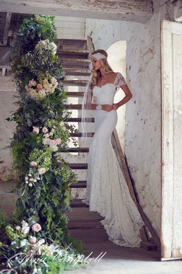 รูปภาพ:http://bridalmusings.com/wp-content/uploads/2014/09/Forever-Entwined-Wedding-Dress-Collection-By-Anna-Campbell-35mm-Wedding-Photography-Bridal-Musings-Wedding-Blog-27.jpg