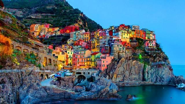 รูปภาพ:http://www.happylongway.com/web/wp-content/uploads/2015/06/Cinque-Terre.jpg