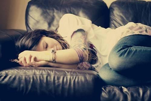 รูปภาพ:http://cdnstatic.visualizeus.com/thumbs/28/b5/,girl,hair,sleep-28b559f3e9e2f3a8713f20483dc414c7_h.jpg