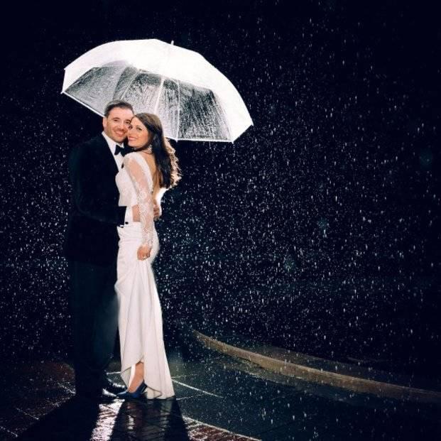รูปภาพ:https://cdn.locari.jp/web/images/p/post_element/picture/243198/w621_gorgeous-rainy-wedding.jpg