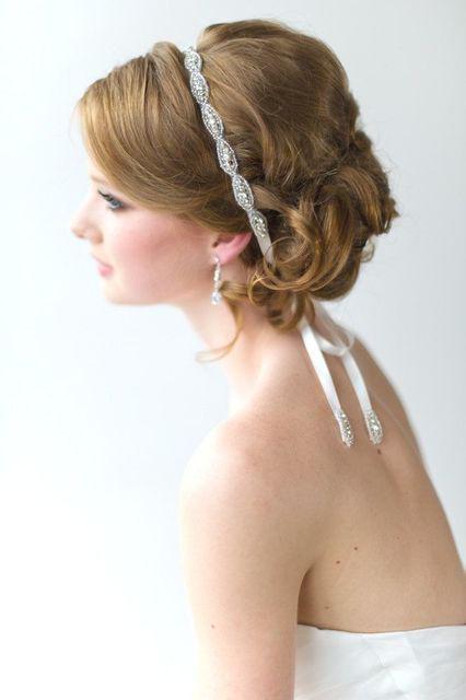 รูปภาพ:http://glamradar.com/wp-content/uploads/2014/12/hair-ribbon-headband.jpg